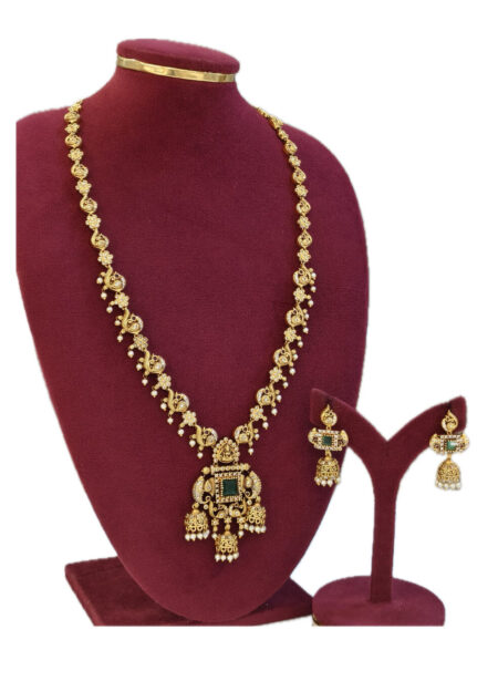Traditional Gold Bridal Jewelry Set with earrings